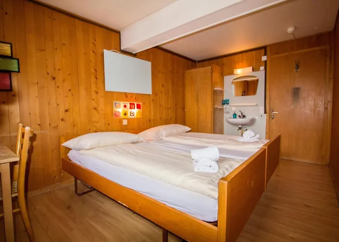 Hornerpub Hotell 3*